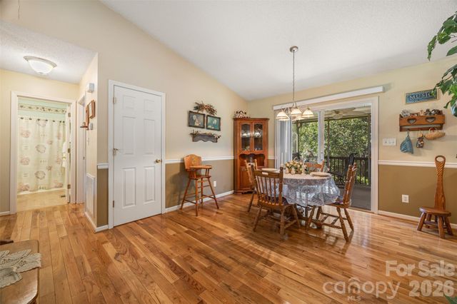 1254 Heritage Farm Road, Hickory, NC 28601