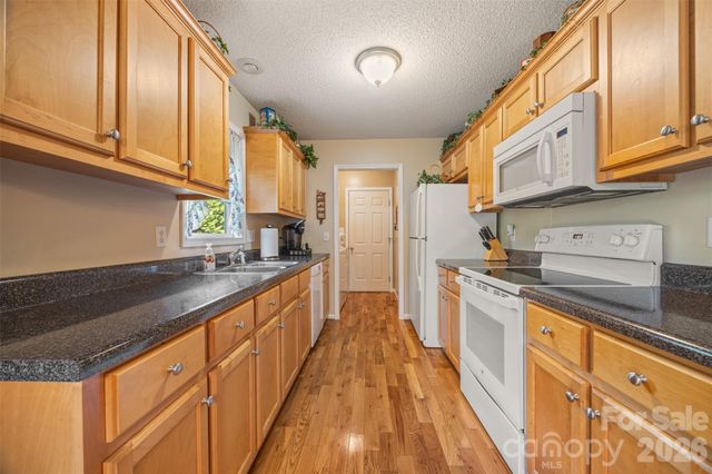 1254 Heritage Farm Road, Hickory, NC 28601