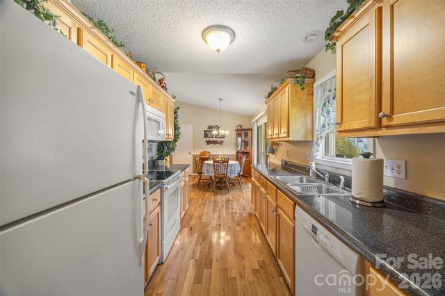 1254 Heritage Farm Road, Hickory, NC 28601