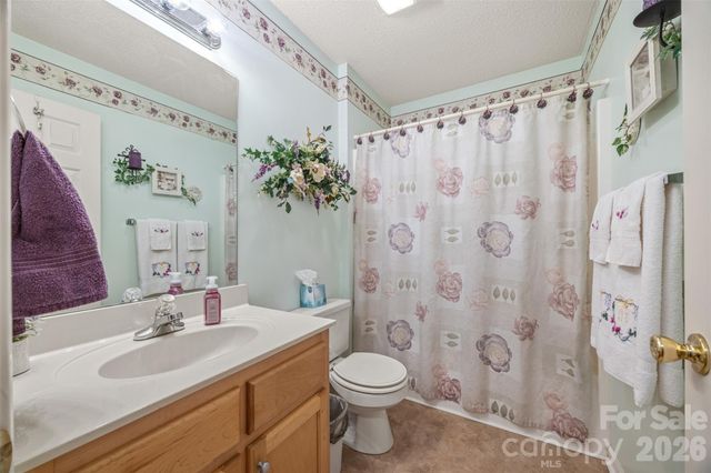 1254 Heritage Farm Road, Hickory, NC 28601