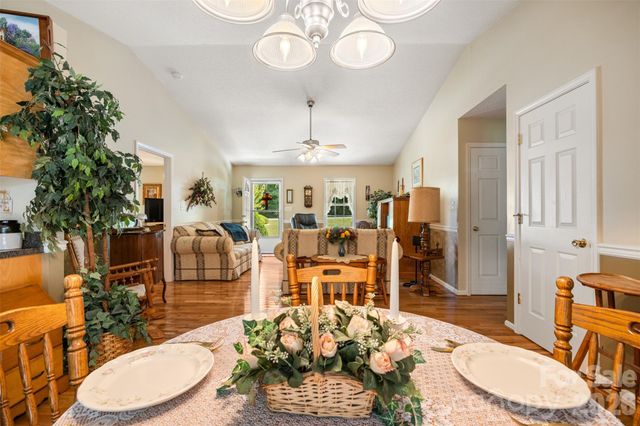 1254 Heritage Farm Road, Hickory, NC 28601