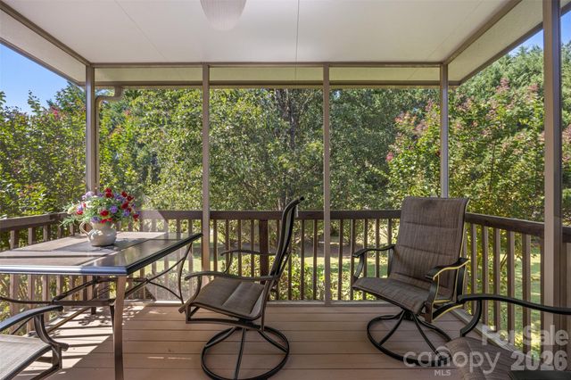 1254 Heritage Farm Road, Hickory, NC 28601