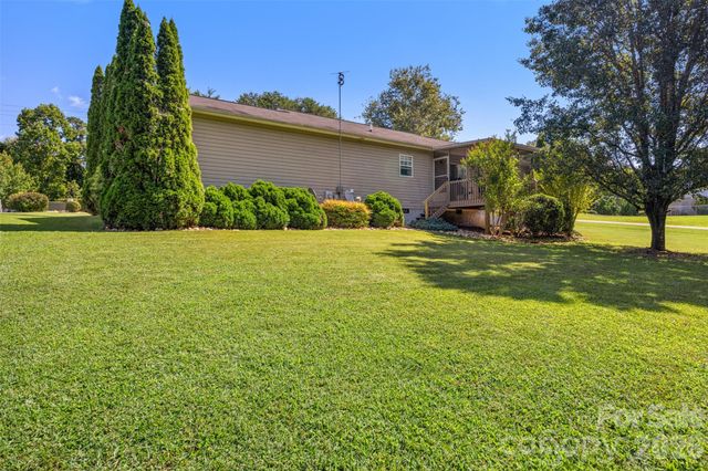 1254 Heritage Farm Road, Hickory, NC 28601