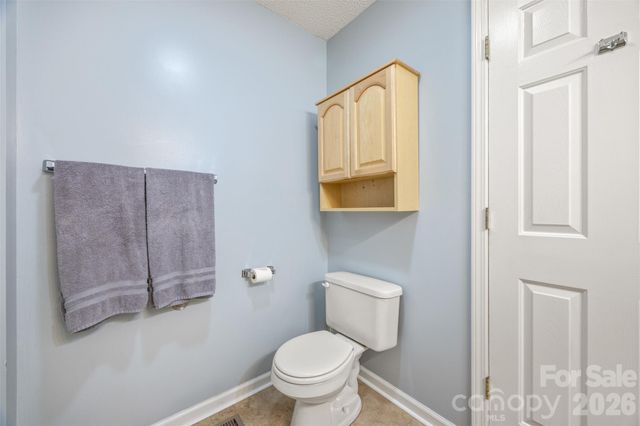 1254 Heritage Farm Road, Hickory, NC 28601