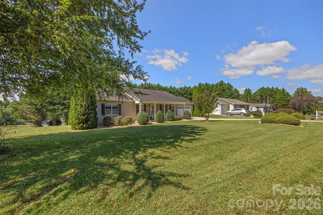 1254 Heritage Farm Road, Hickory, NC 28601