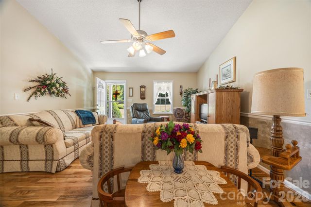 1254 Heritage Farm Road, Hickory, NC 28601