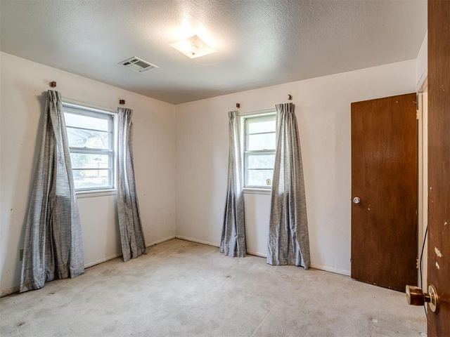 10 E 21st Street, Edmond, OK 73013