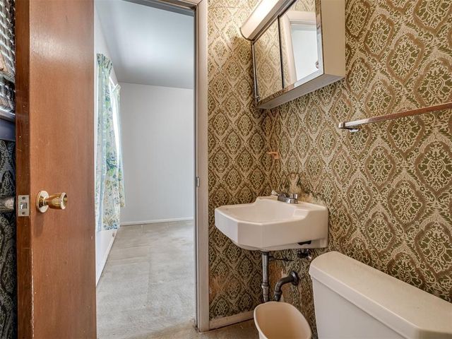 10 E 21st Street, Edmond, OK 73013
