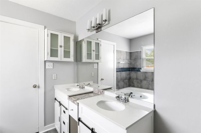 330 Binnacle Way, Crosby, TX 77532