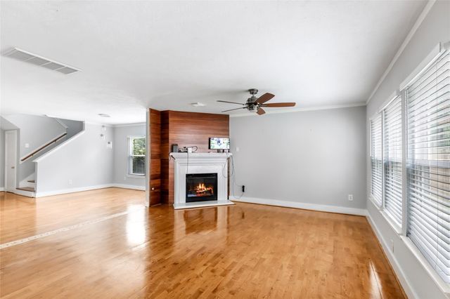 330 Binnacle Way, Crosby, TX 77532