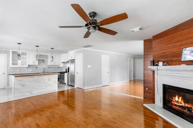 330 Binnacle Way, Crosby, TX 77532