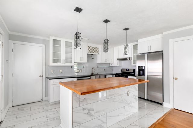 330 Binnacle Way, Crosby, TX 77532
