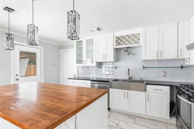 330 Binnacle Way, Crosby, TX 77532