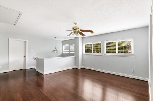 330 Binnacle Way, Crosby, TX 77532
