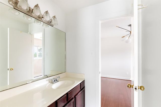 330 Binnacle Way, Crosby, TX 77532
