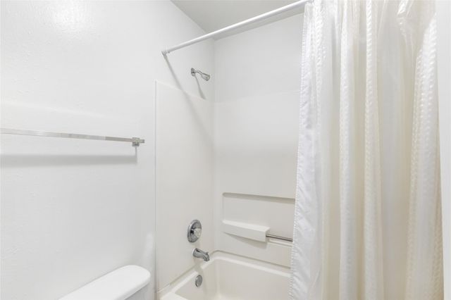 330 Binnacle Way, Crosby, TX 77532
