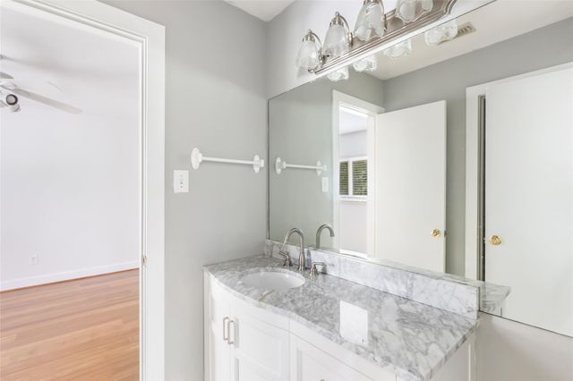 330 Binnacle Way, Crosby, TX 77532
