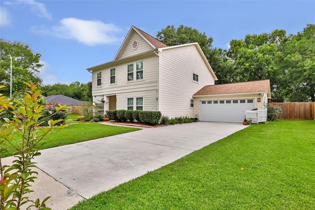 330 Binnacle Way, Crosby, TX 77532