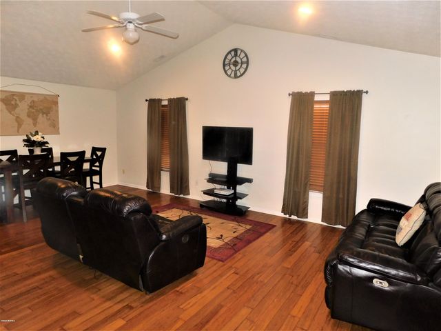 312 Kathryn Court, Newport, NC 28570