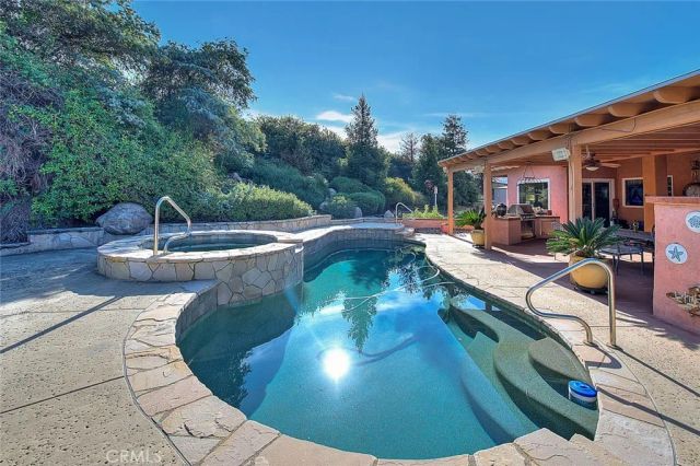 16240 Little Court, Riverside, CA 92508