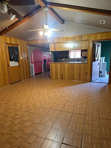 1305 2nd Street, Hempstead, TX 77445