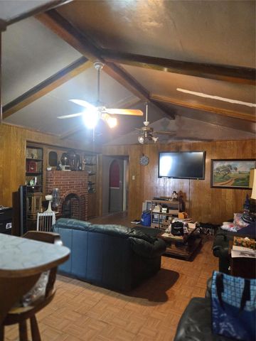 1305 2nd Street, Hempstead, TX 77445