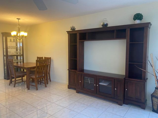3 Kingswood A, West Palm Beach, FL 33417