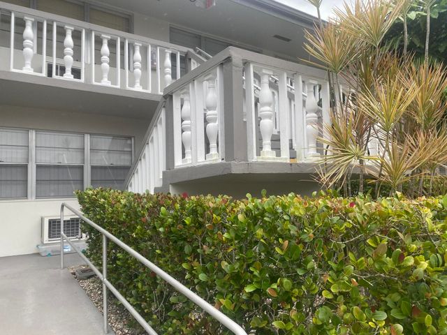 3 Kingswood A, West Palm Beach, FL 33417
