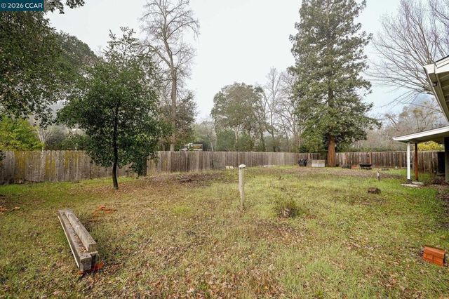 1051 Buchan Dr, Lafayette, CA 94549