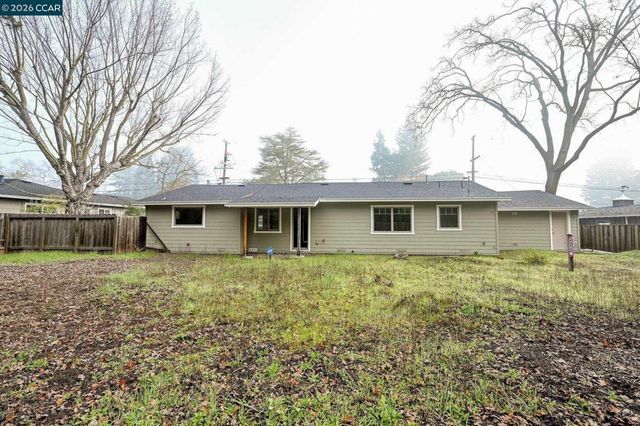 1051 Buchan Dr, Lafayette, CA 94549
