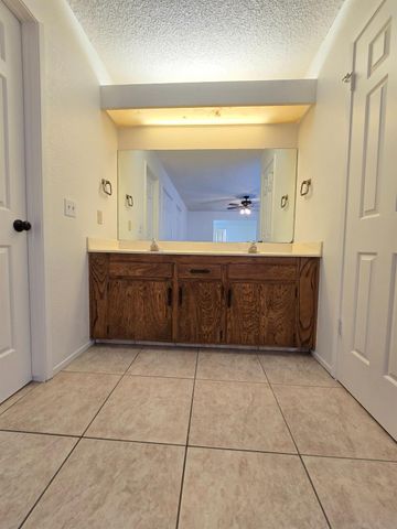 1416 Plymouth Rock Way, Clovis, CA 93612
