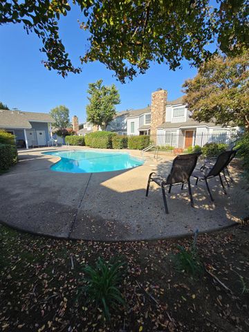 1416 Plymouth Rock Way, Clovis, CA 93612