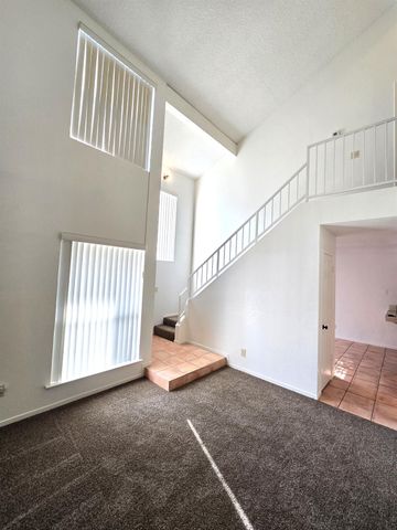 1416 Plymouth Rock Way, Clovis, CA 93612
