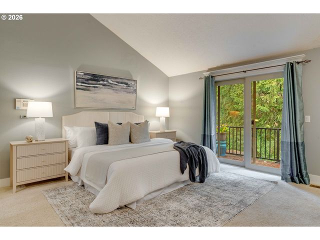 725 CARRERA Ln, Lake Oswego, OR 97034