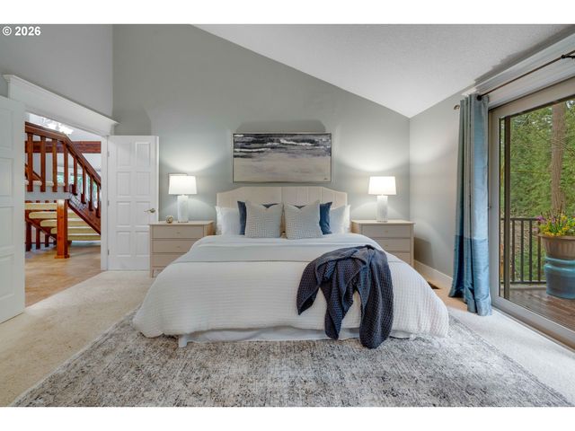 725 CARRERA Ln, Lake Oswego, OR 97034