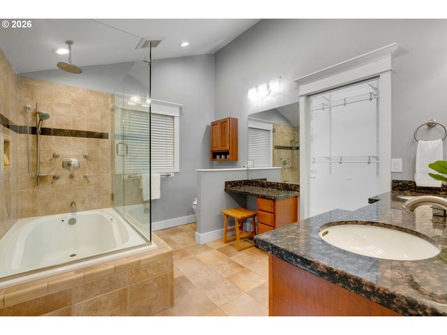 725 CARRERA Ln, Lake Oswego, OR 97034