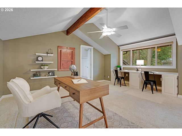 725 CARRERA Ln, Lake Oswego, OR 97034