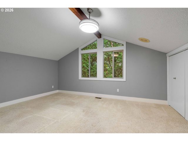 725 CARRERA Ln, Lake Oswego, OR 97034