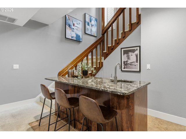 725 CARRERA Ln, Lake Oswego, OR 97034