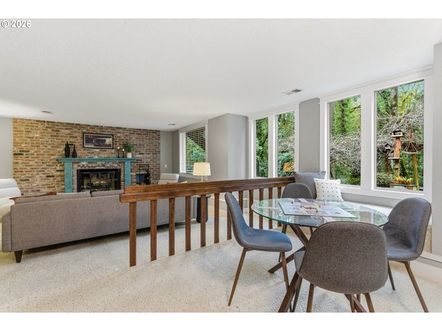 725 CARRERA Ln, Lake Oswego, OR 97034