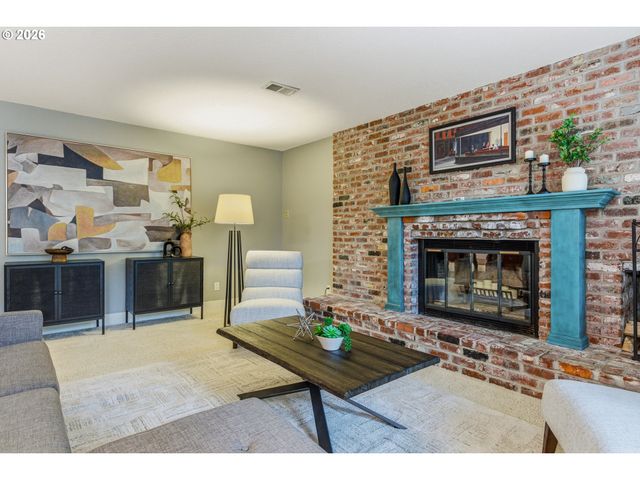 725 CARRERA Ln, Lake Oswego, OR 97034