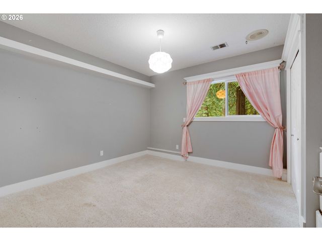 725 CARRERA Ln, Lake Oswego, OR 97034