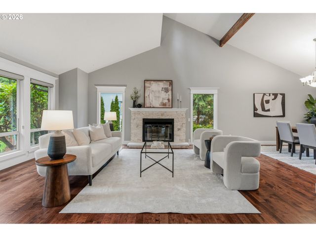 725 CARRERA Ln, Lake Oswego, OR 97034