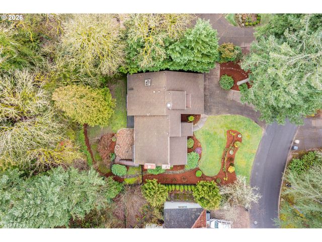 725 CARRERA Ln, Lake Oswego, OR 97034