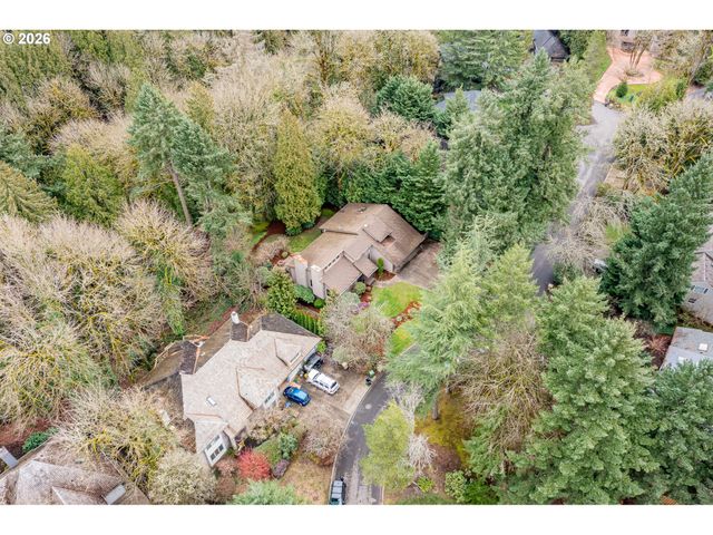 725 CARRERA Ln, Lake Oswego, OR 97034