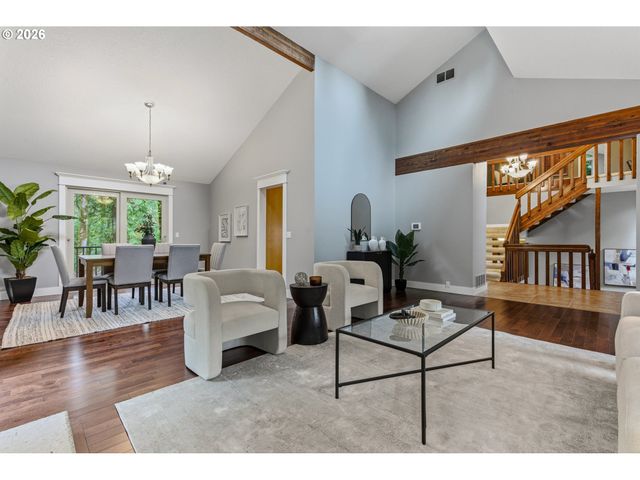 725 CARRERA Ln, Lake Oswego, OR 97034