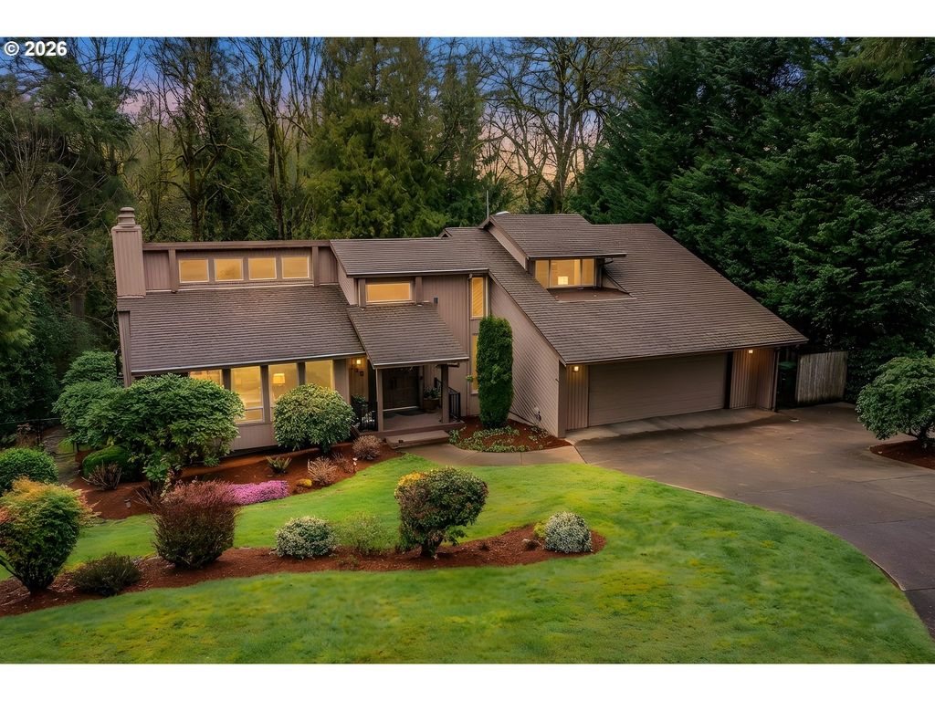 725 CARRERA Ln, Lake Oswego, OR 97034