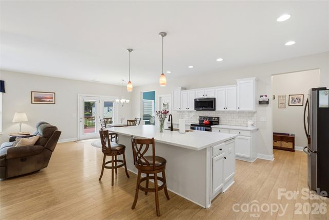 630 Kenway Loop, Mooresville, NC 28117