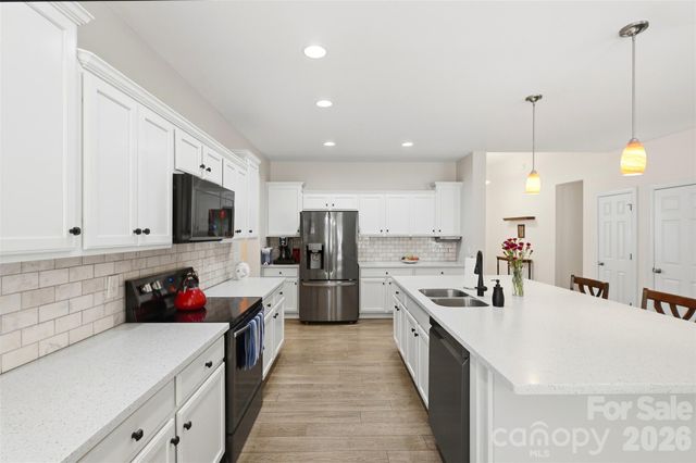 630 Kenway Loop, Mooresville, NC 28117
