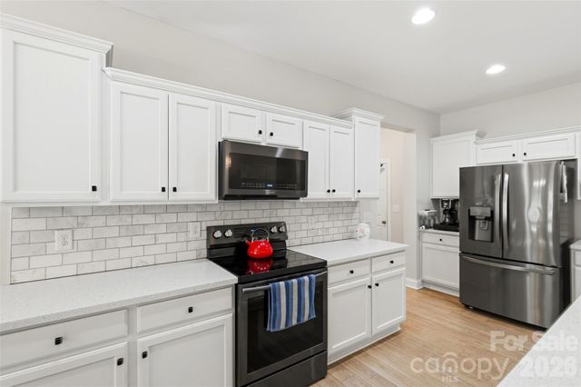 630 Kenway Loop, Mooresville, NC 28117